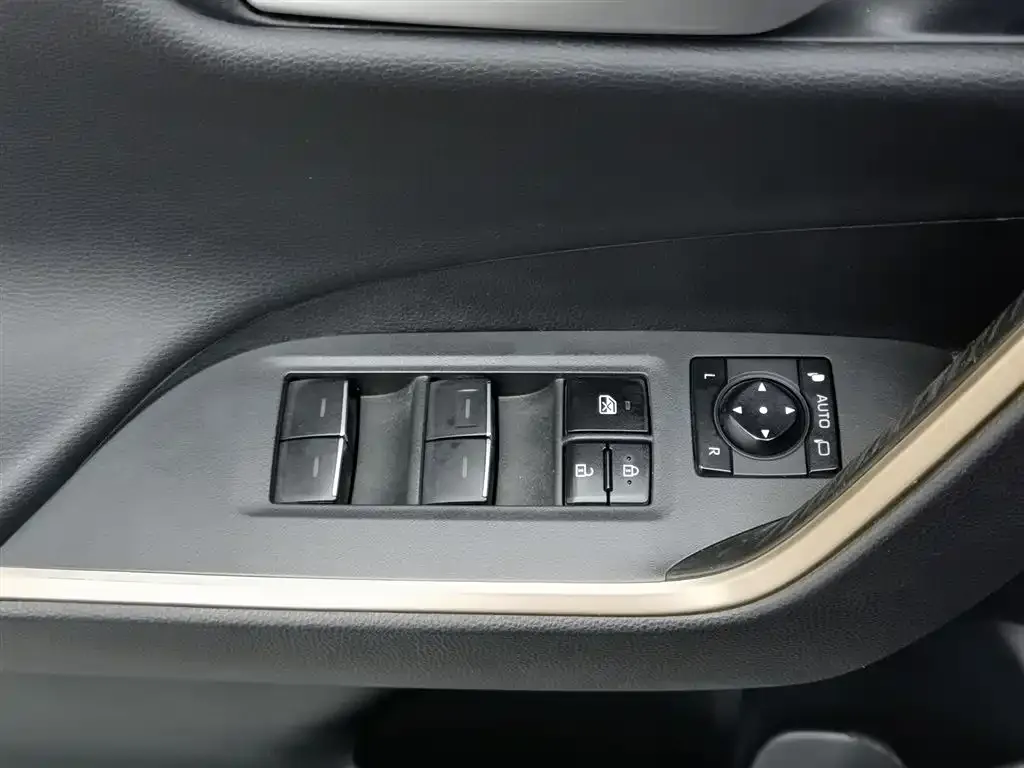Toyota Wildlander 2024 из CN, фото 4