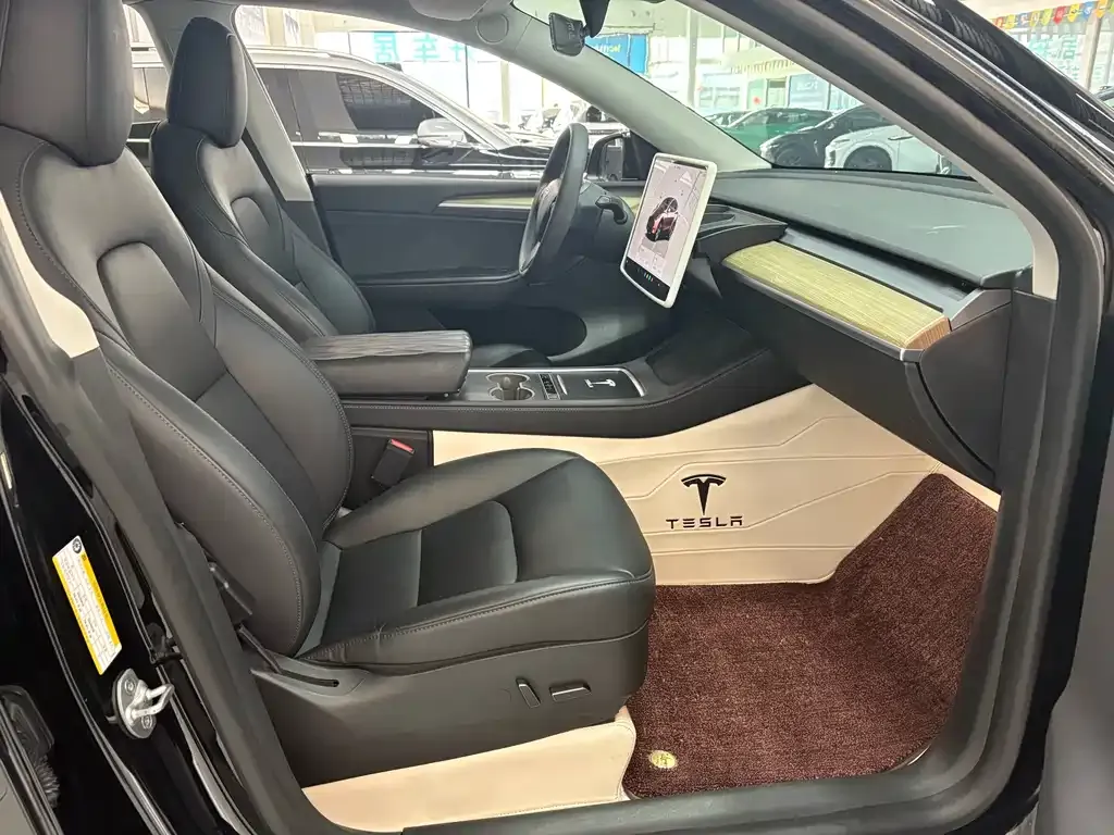 Tesla Model Y 2023 из CN, фото 10