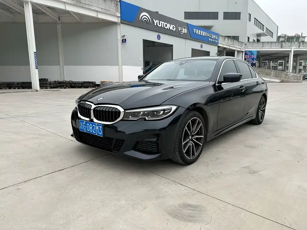 BMW 3 Series 2022 из CN, фото 1