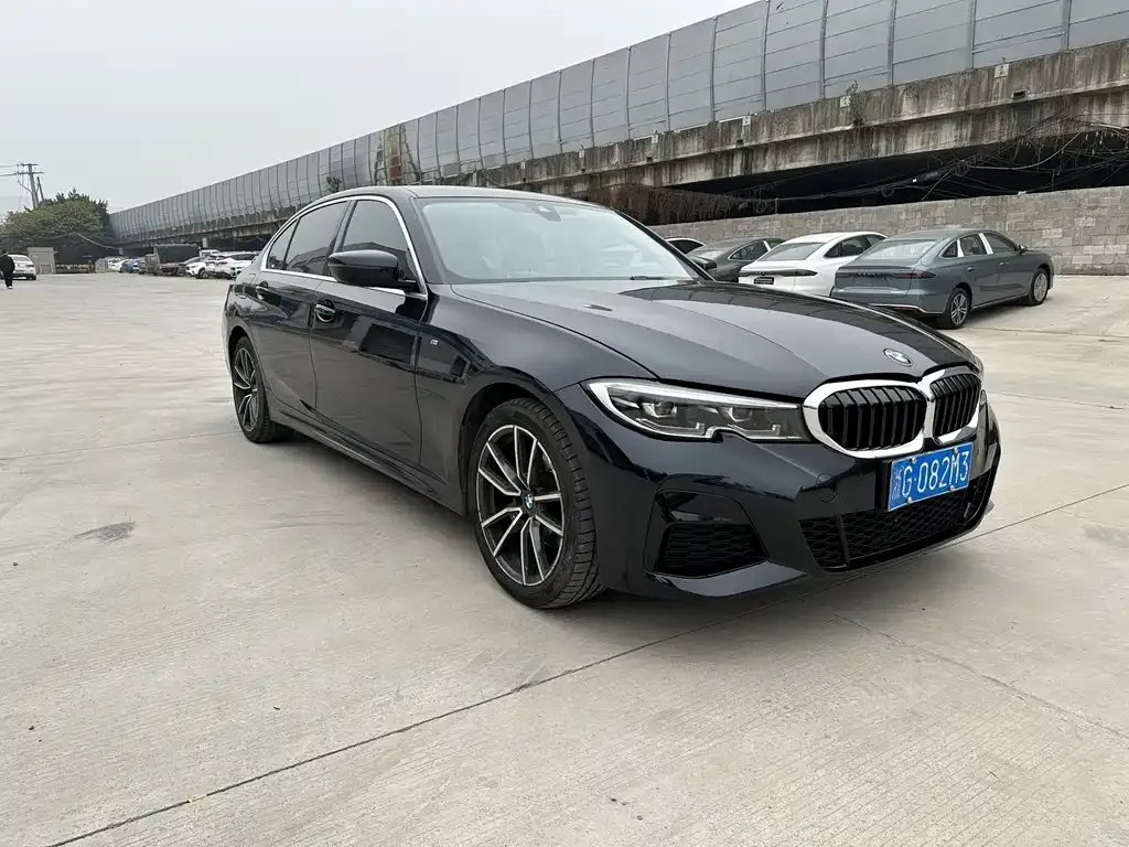 BMW 3 Series 2022 из CN, фото 2