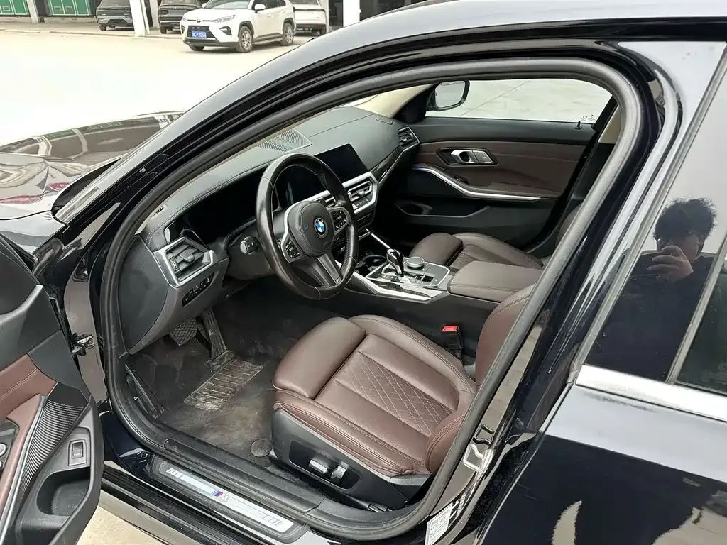BMW 3 Series 2022 из CN, фото 9