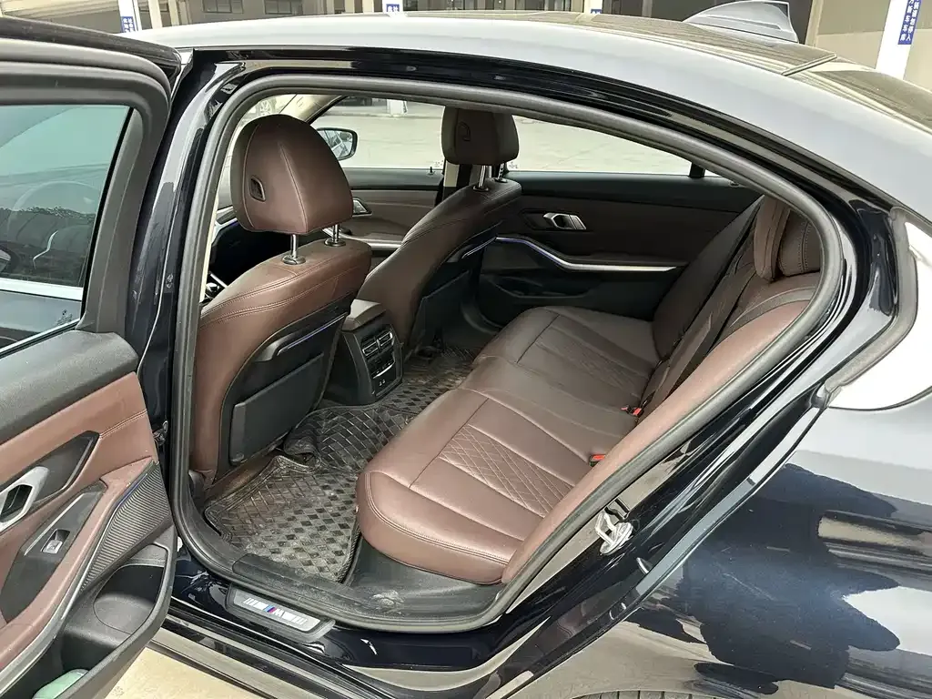 BMW 3 Series 2022 из CN, фото 8