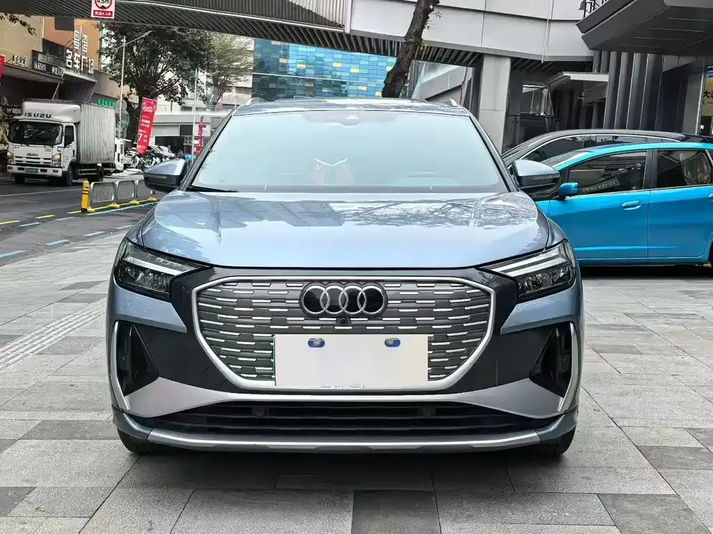 Audi Q4 e-tron — фото 5