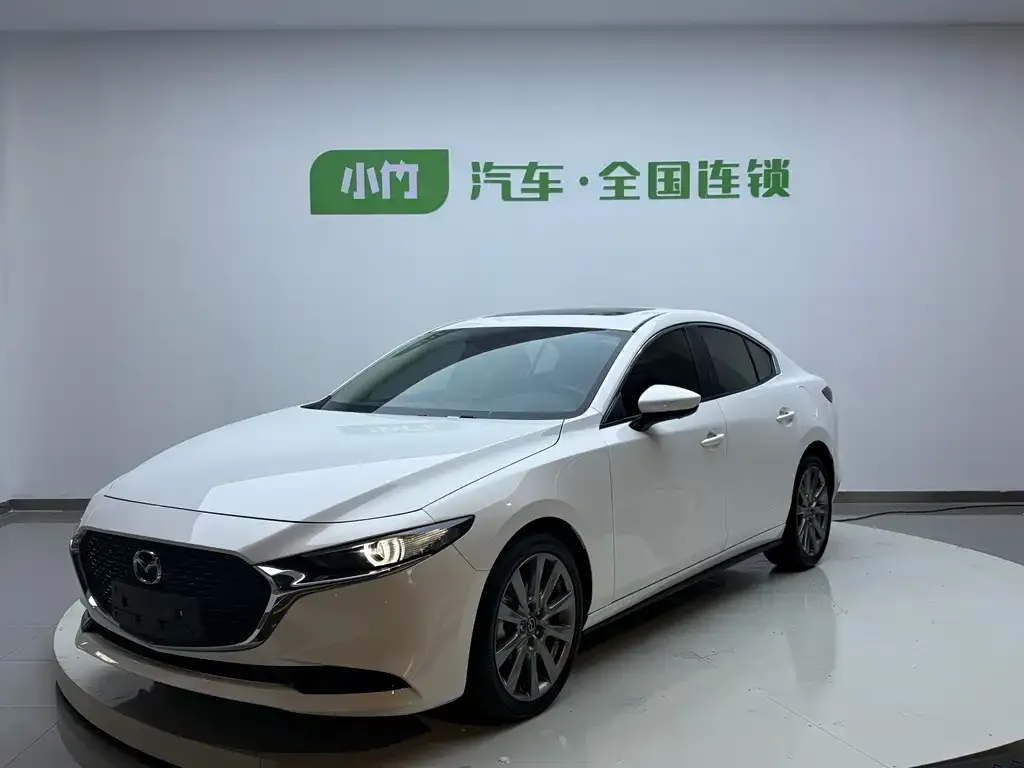 Mazda 3 Axela 2022 из CN, фото 1