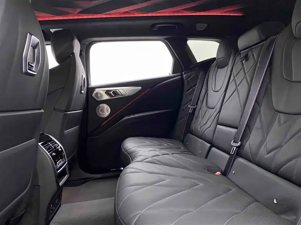 BMW XM 2023 из CN, фото 5