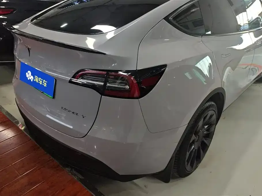 Tesla Model Y 2023 из CN, фото 8
