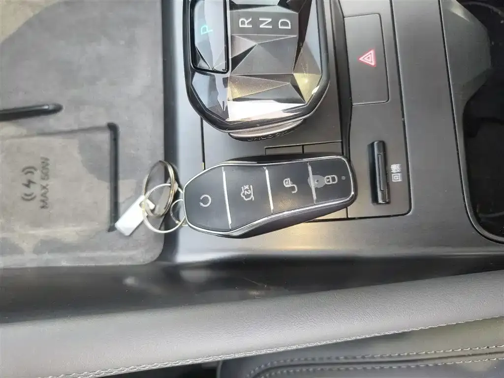BYD L EV 2025 из CN, фото 7