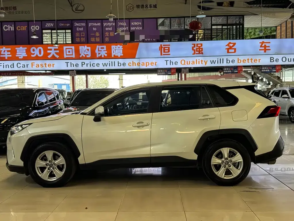 Toyota RAV4 — фото 5