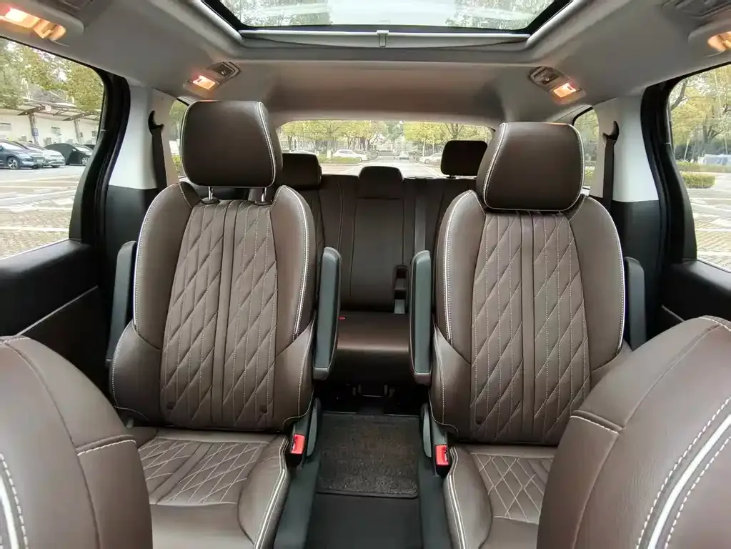 Buick GL8 2022 из CN, фото 6