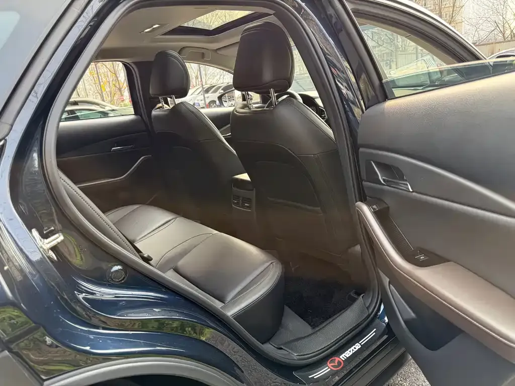 Mazda CX-30 2022 из CN, фото 5