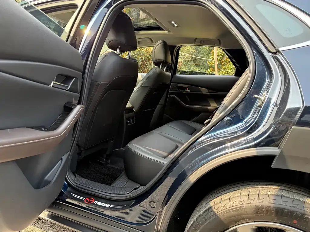 Mazda CX-30 2022 из CN, фото 4