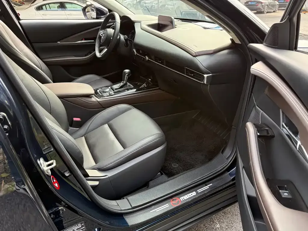 Mazda CX-30 2022 из CN, фото 7
