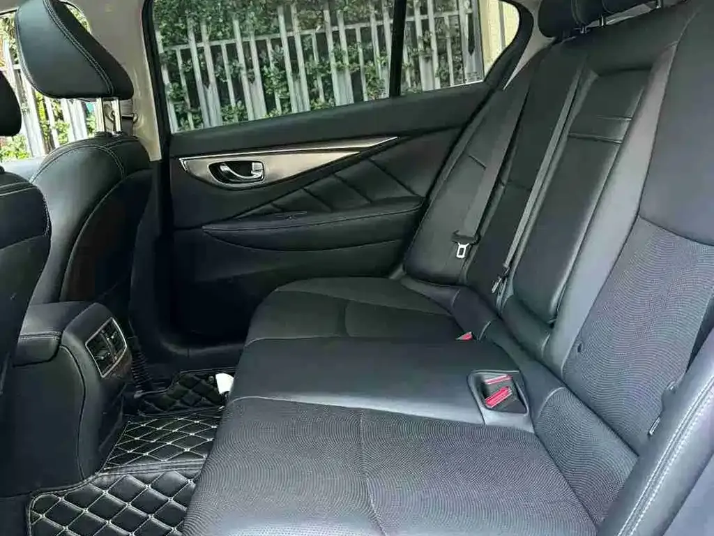 Infiniti Q50L 2023 из CN, фото 3