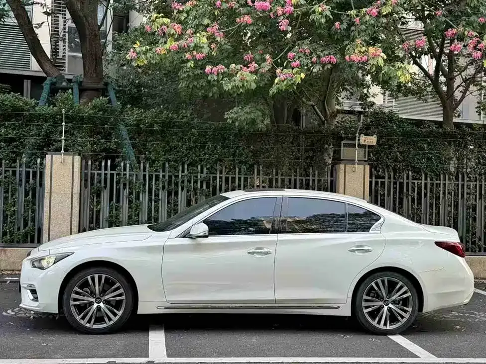Infiniti Q50L 2023 из CN, фото 10