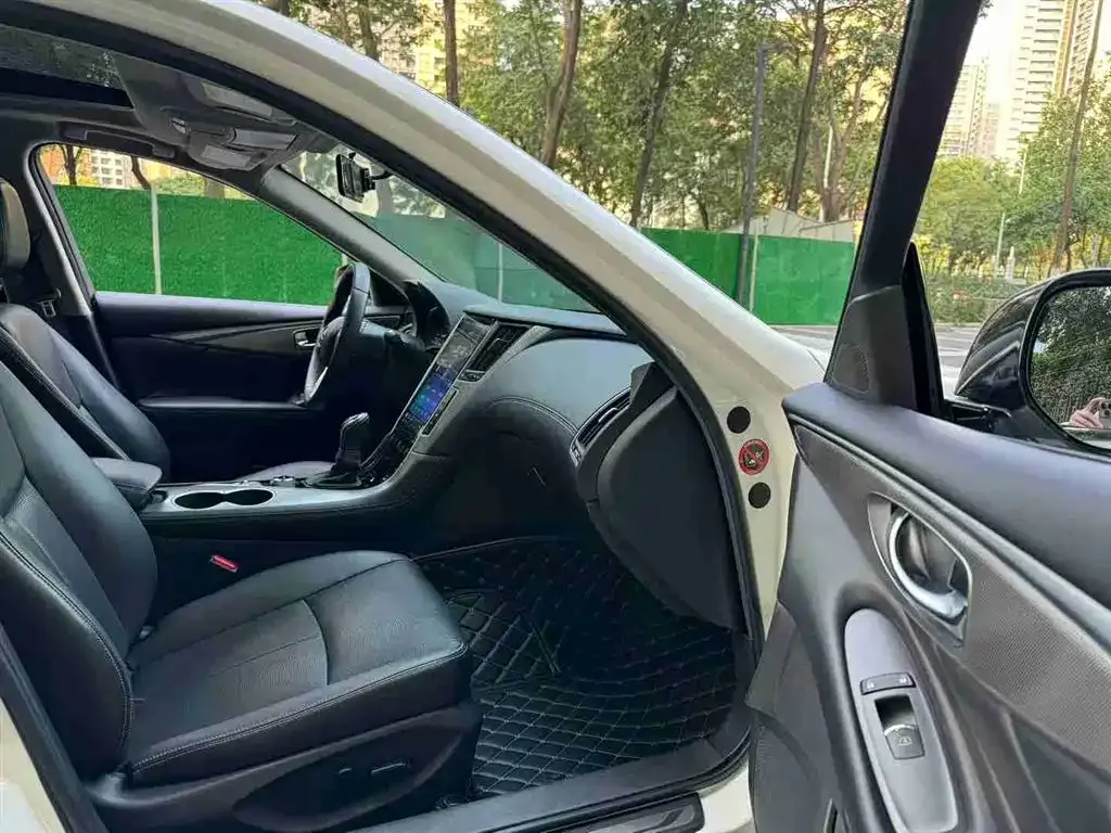 Infiniti Q50L 2023 из CN, фото 6