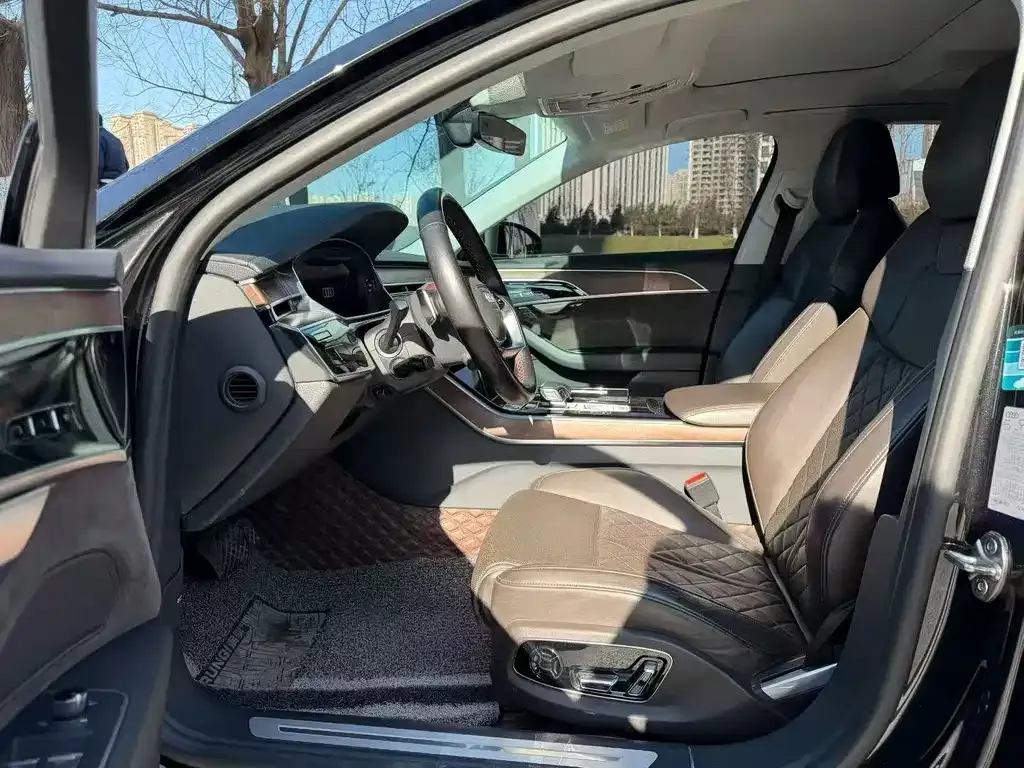 Audi A8 2021 из CN, фото 2