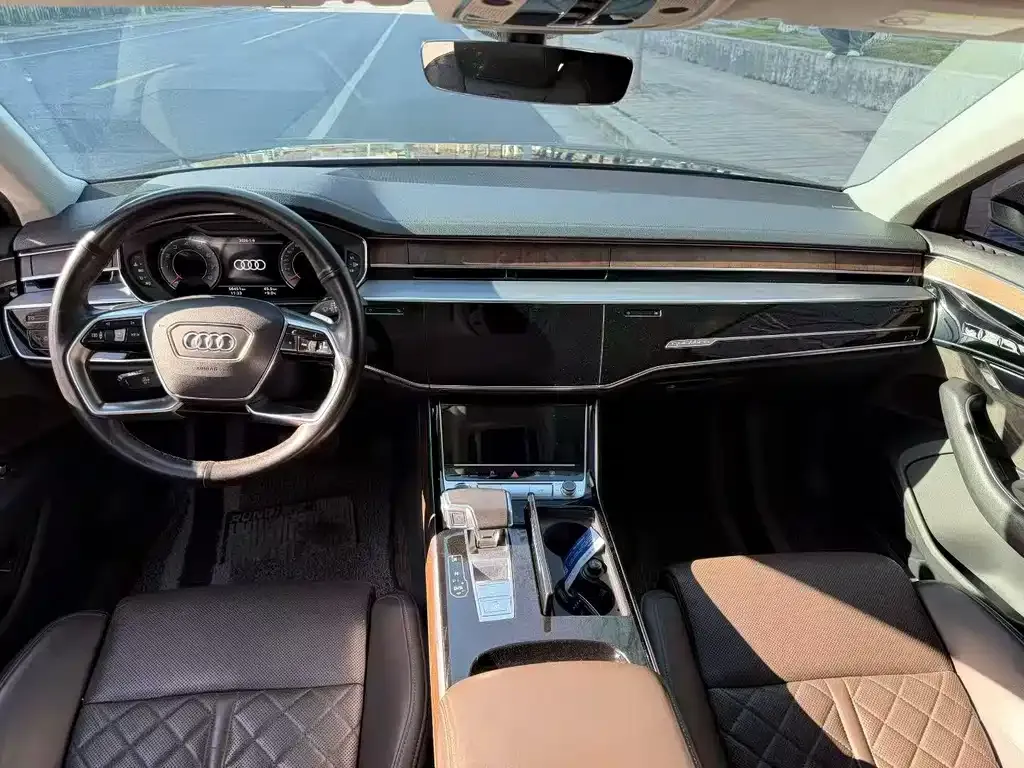 Audi A8 2021 из CN, фото 8
