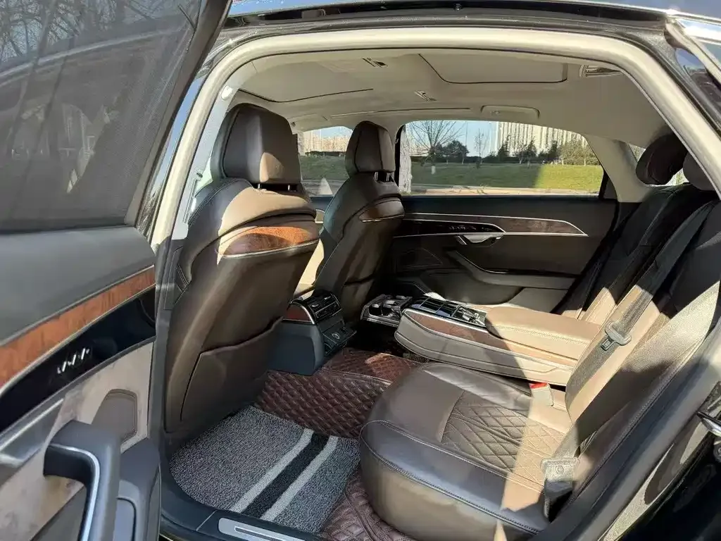 Audi A8 2021 из CN, фото 9