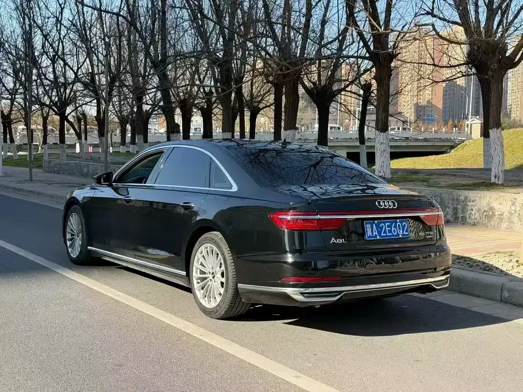 Audi A8 2021 из CN, фото 3