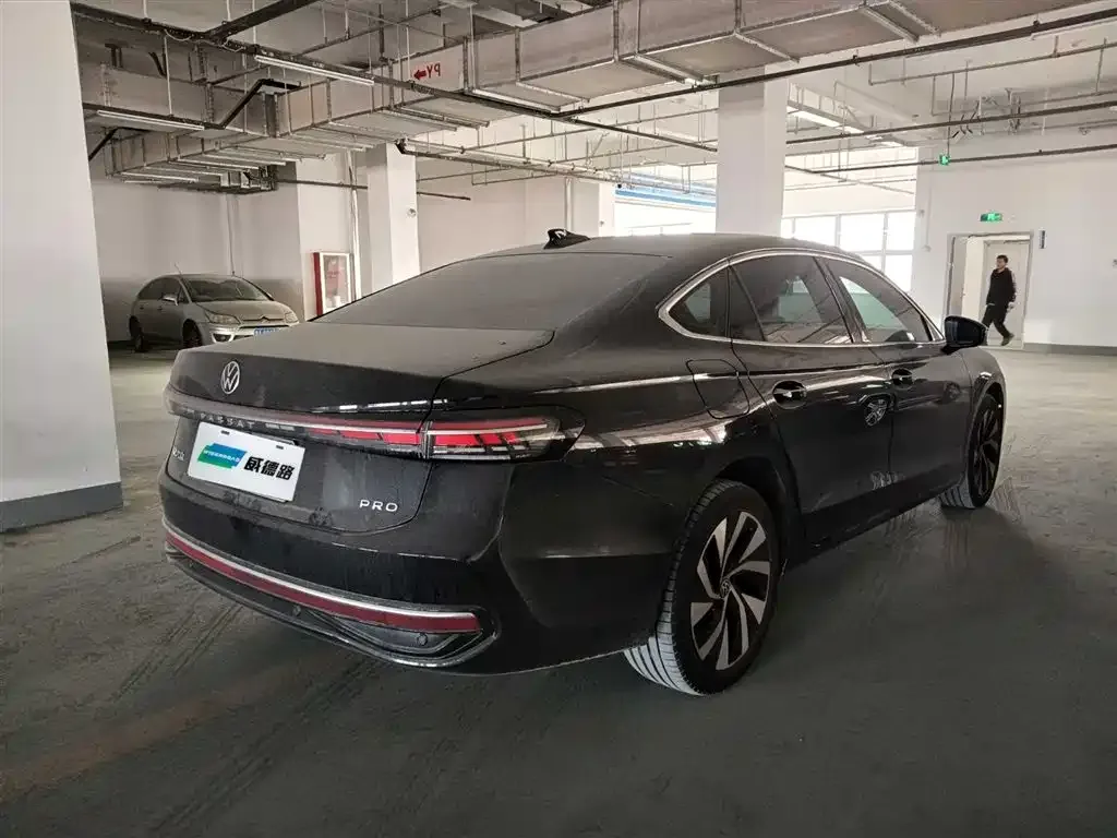 Volkswagen Passat — фото 8
