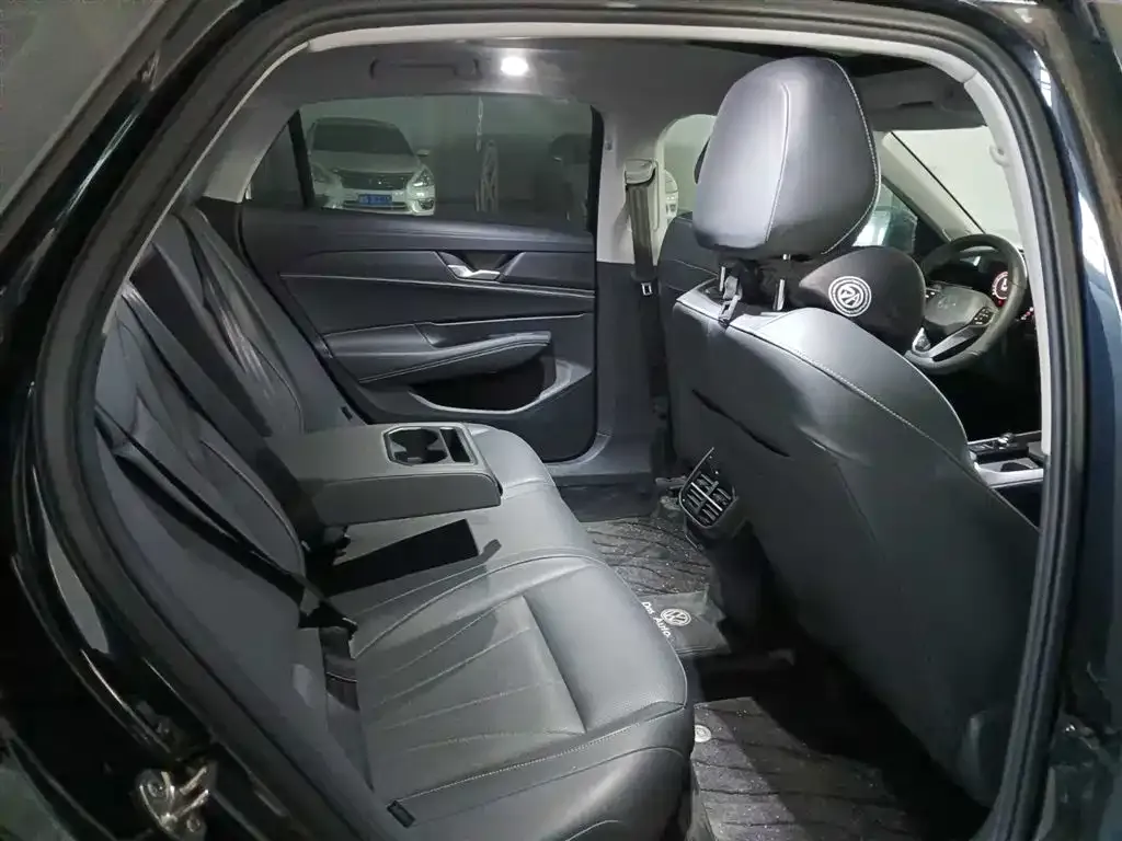 Volkswagen Passat — фото 4