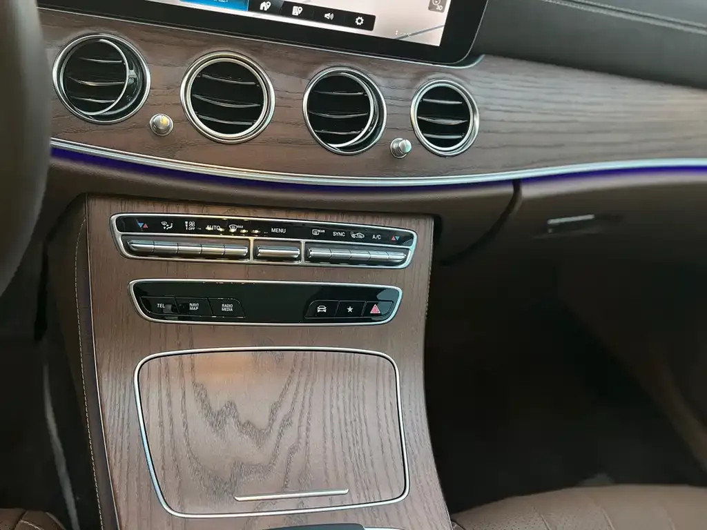 Mercedes-Benz E-Class 2023 из CN, фото 3