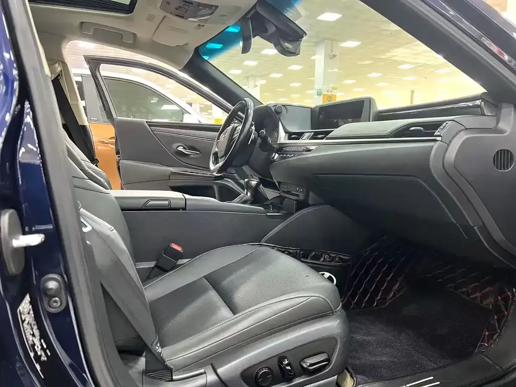 Lexus ES 2021 из CN, фото 9