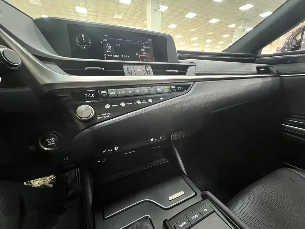 Lexus ES 2021 из CN, фото 4
