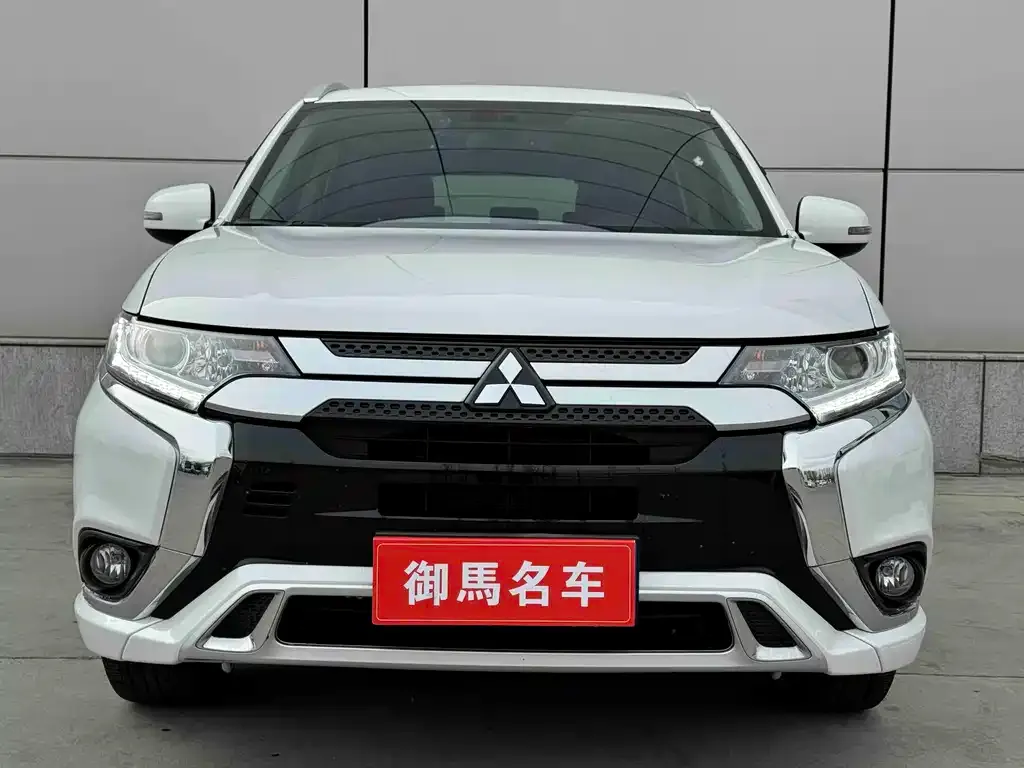 Mitsubishi Outlander 2022 из CN, фото 8