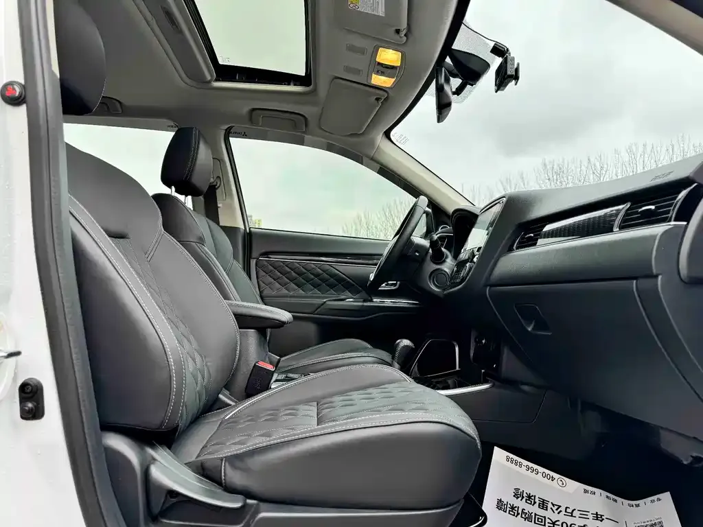 Mitsubishi Outlander 2022 из CN, фото 10