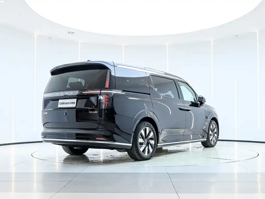 Volvo EM90 2024 из CN, фото 3