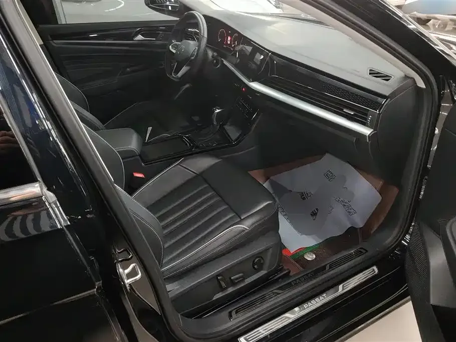 Volkswagen Passat 2023 из CN, фото 9