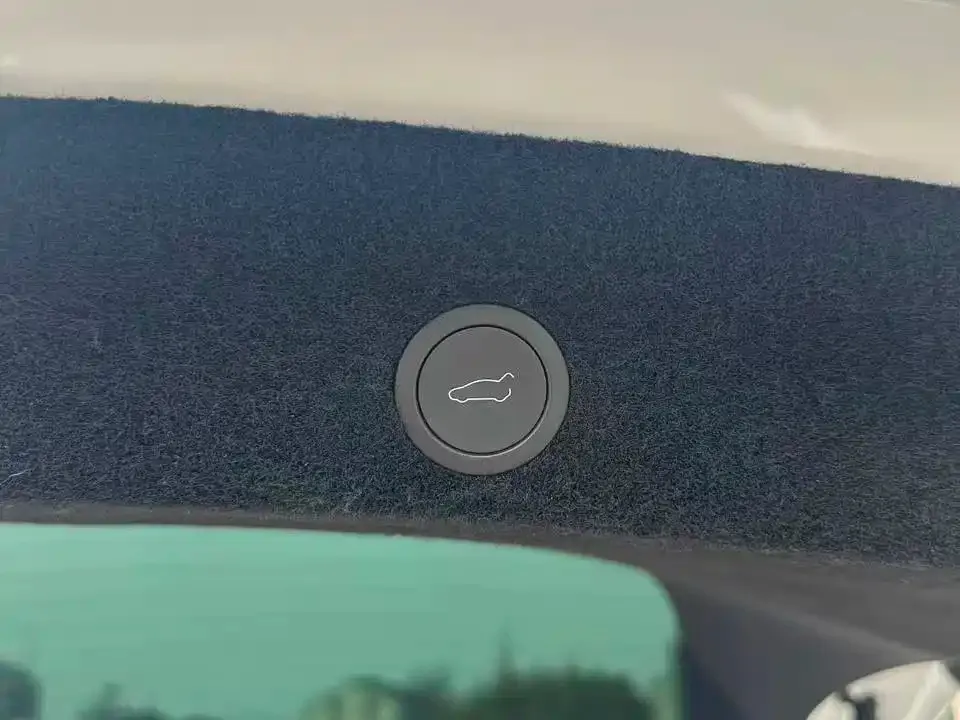 Tesla Model Y 2025 из CN, фото 2