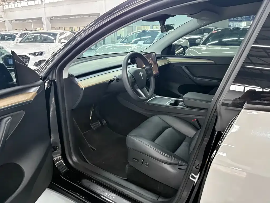 Tesla Model Y 2022 из CN, фото 8