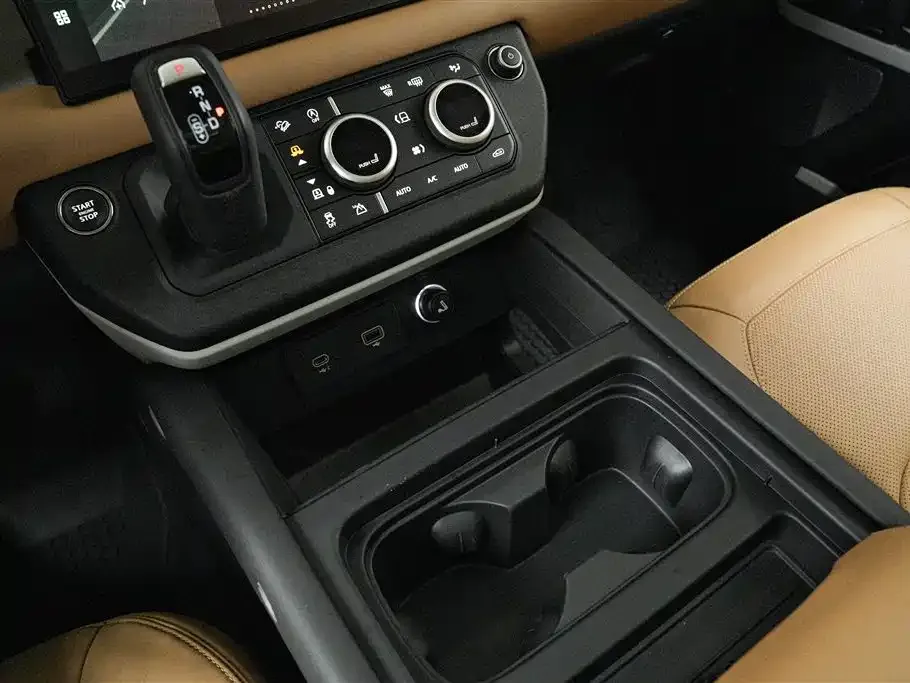 Land Rover Defender 2023 из CN, фото 4