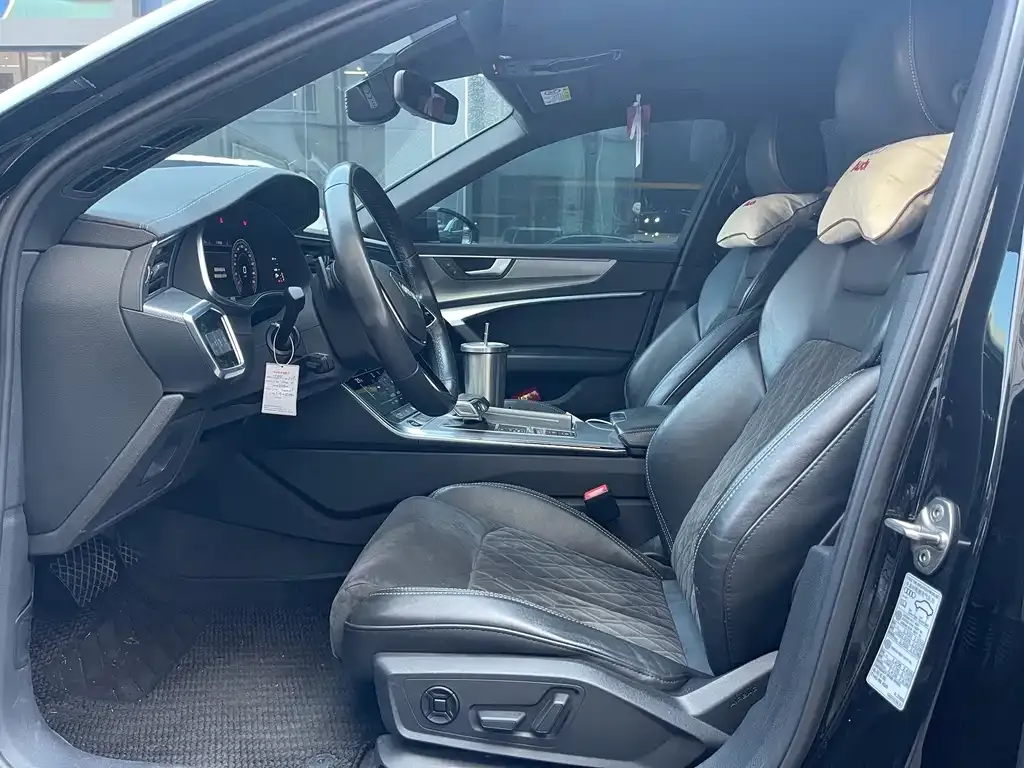Audi A6L 2022 из CN, фото 4