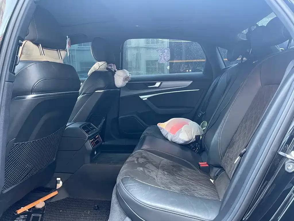 Audi A6L 2022 из CN, фото 6