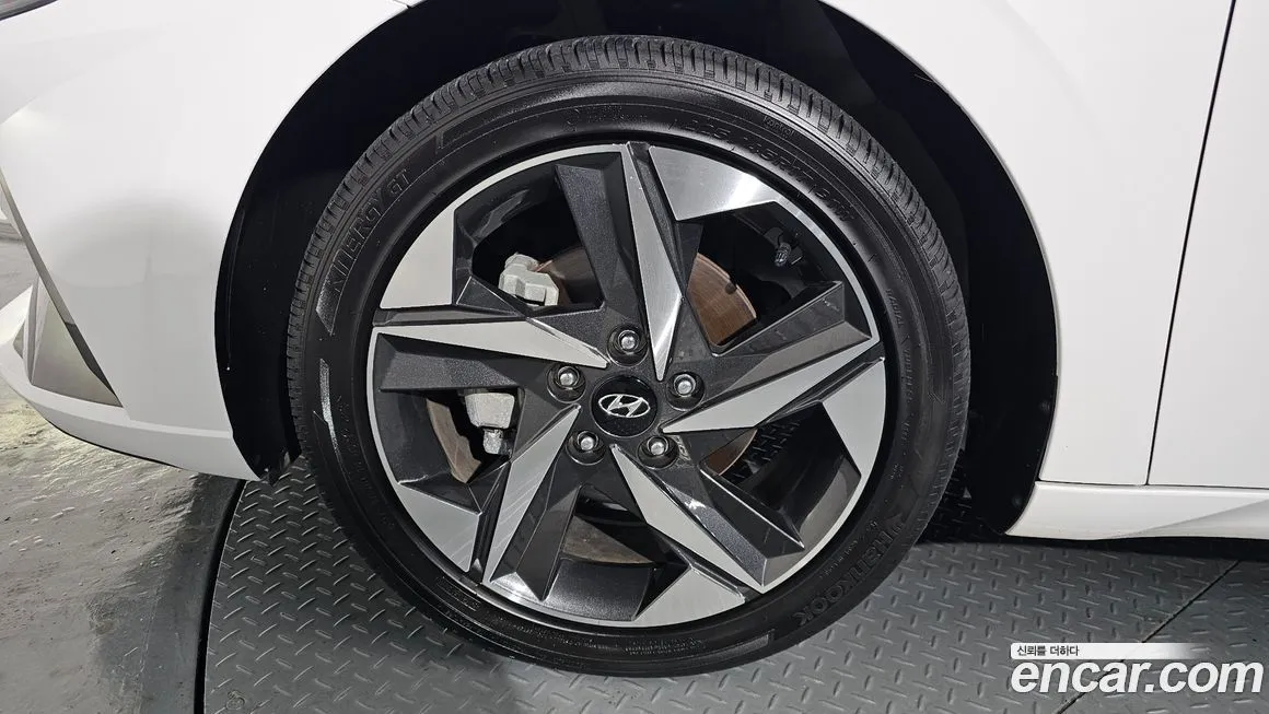 Hyundai AVANTE — фото 9