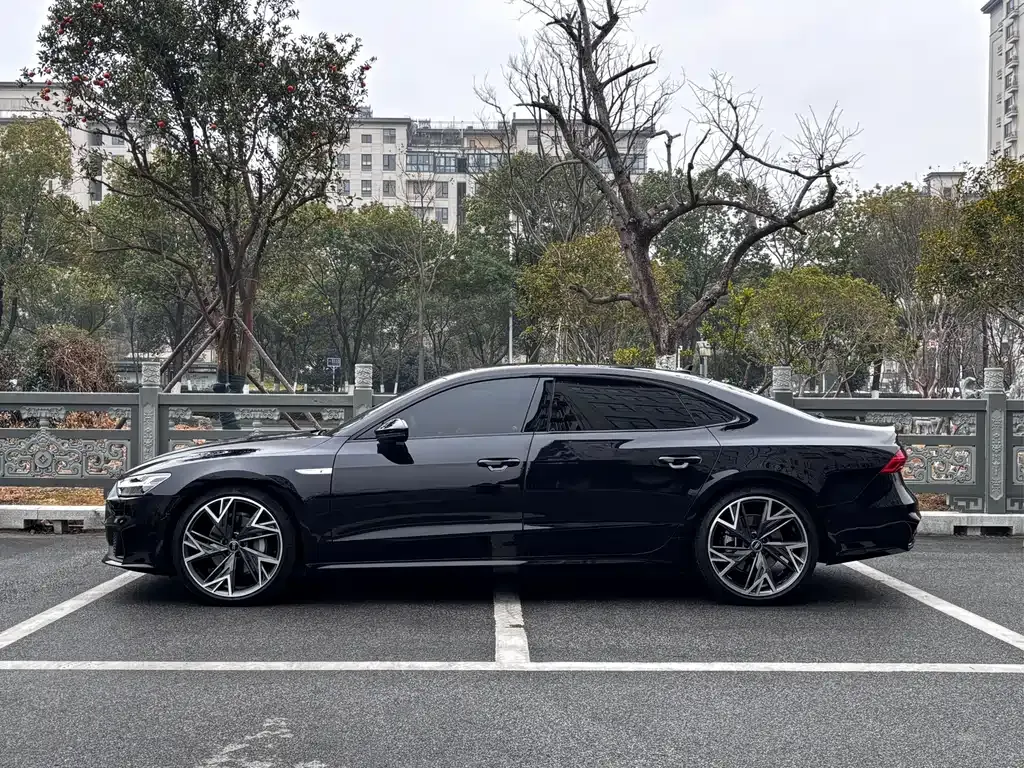 Audi A7L 2024 из CN, фото 8