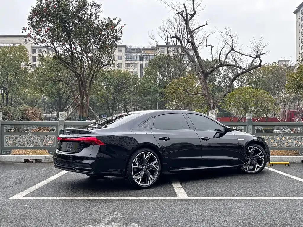 Audi A7L 2024 из CN, фото 10