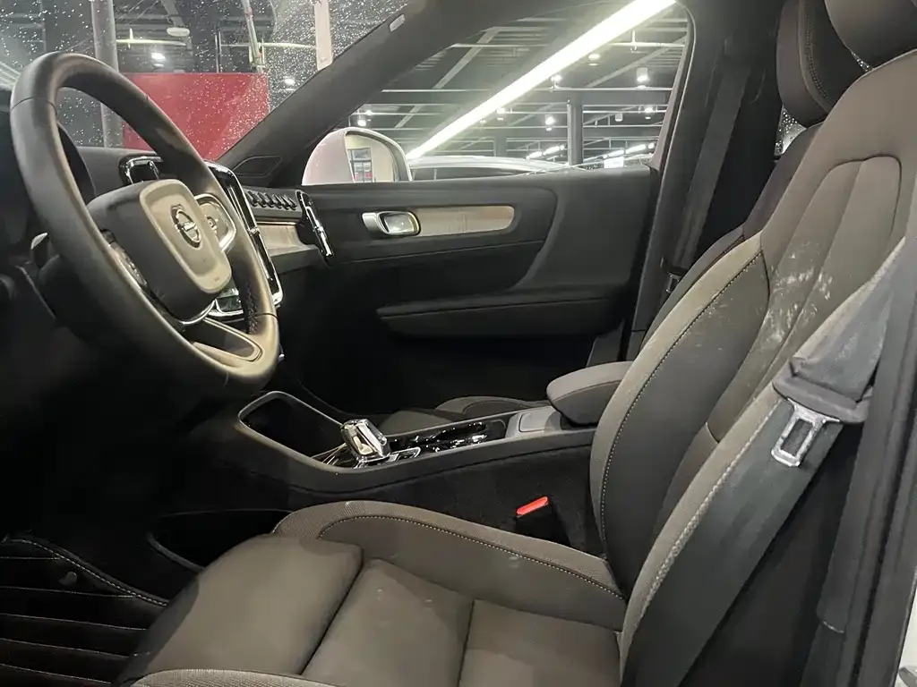Volvo XC40 2024 из CN, фото 9
