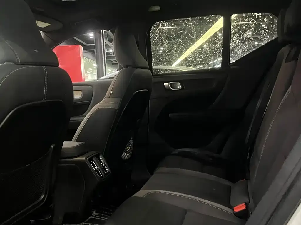 Volvo XC40 2024 из CN, фото 8