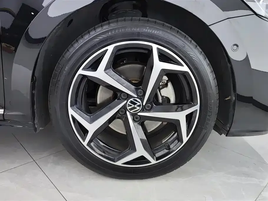Volkswagen Passat 2023 из CN, фото 5