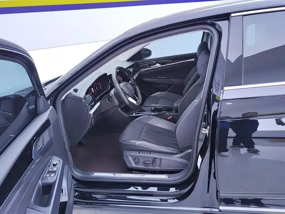 Volkswagen Passat 2023 из CN, фото 6