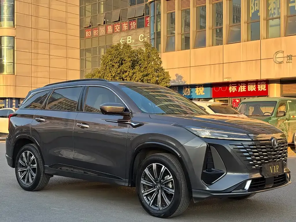 Changan CS75PLUS — фото 6