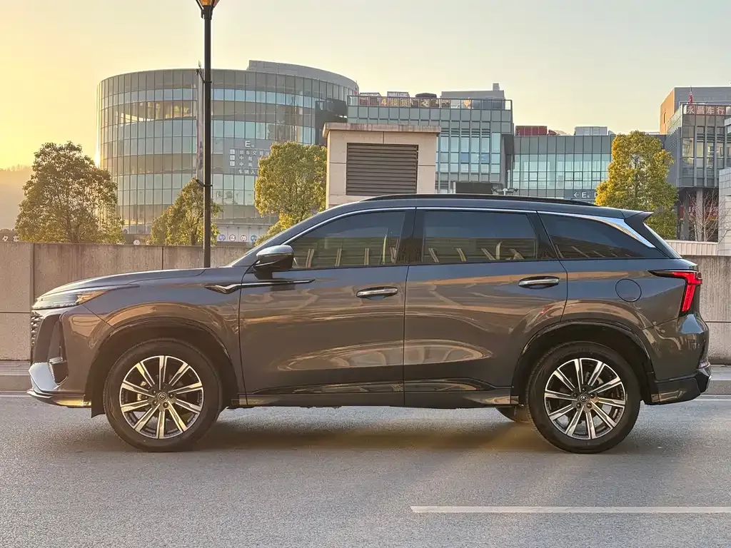 Changan CS75PLUS — фото 4