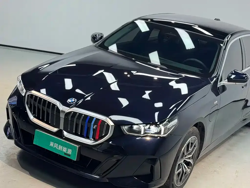 BMW i5 2025 из CN, фото 4