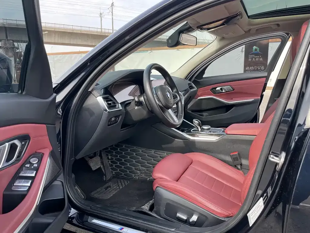 BMW 3 Series 2021 из CN, фото 3