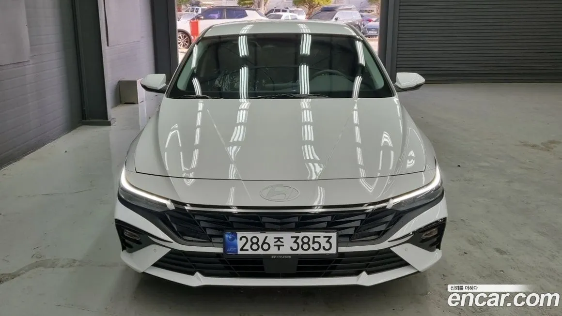Hyundai AVANTE — фото 1