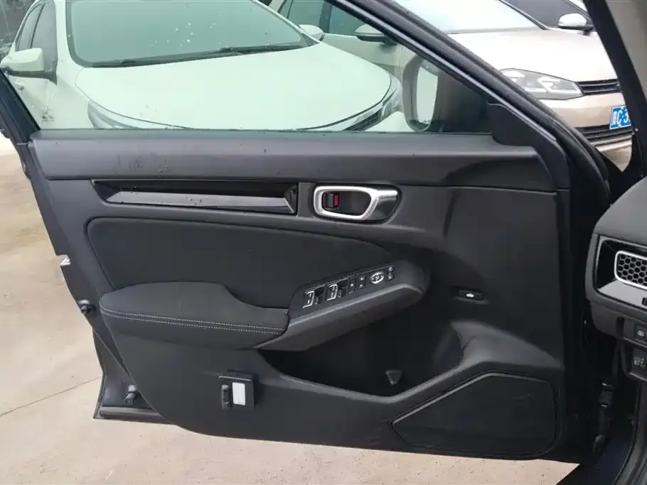 Honda Civic 2024 из CN, фото 2